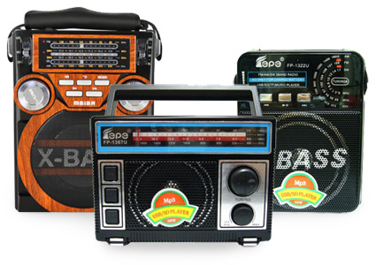 Радиоприемники для дачников и туристов. Фонарик в подарок!