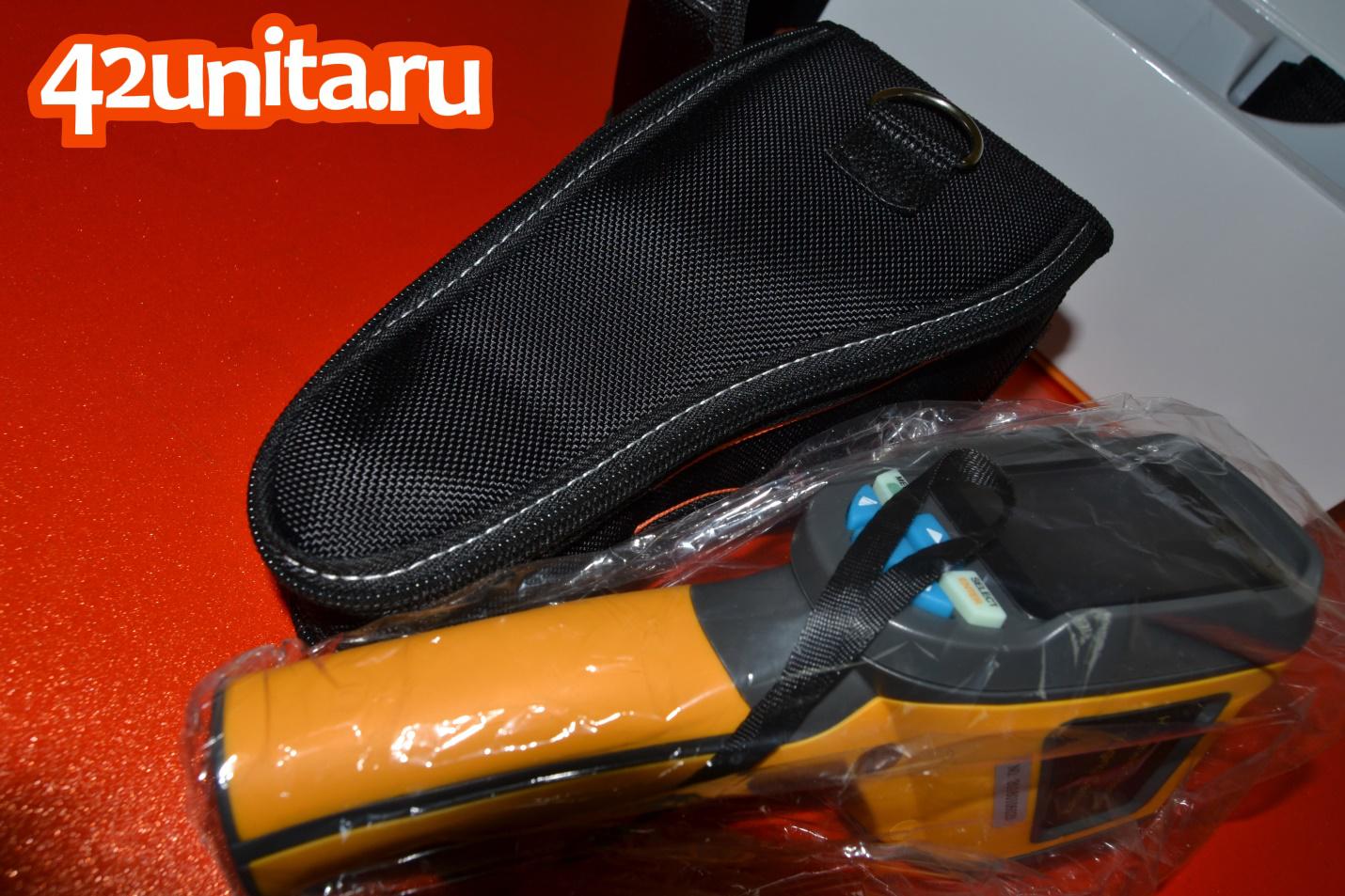 Извлечение тепловизора HT-02 из упаковки